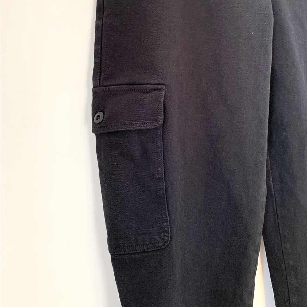 Aritzia Wilfred Free Modern Black Cargo Pants - Picture 5 of 14